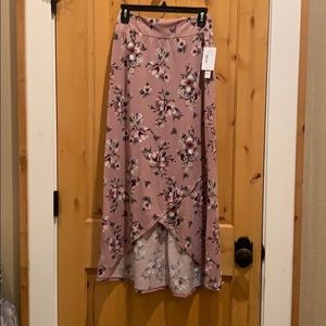 New with tags mauve high-low skirt
